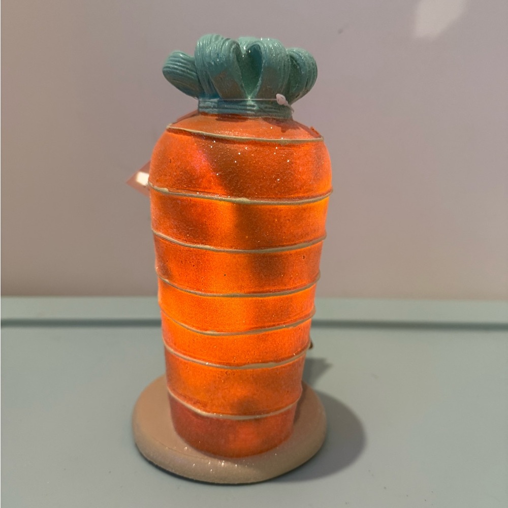 Charming Light-up Orange Carrot House with Bunnies- NWT - Picture 4 of 8